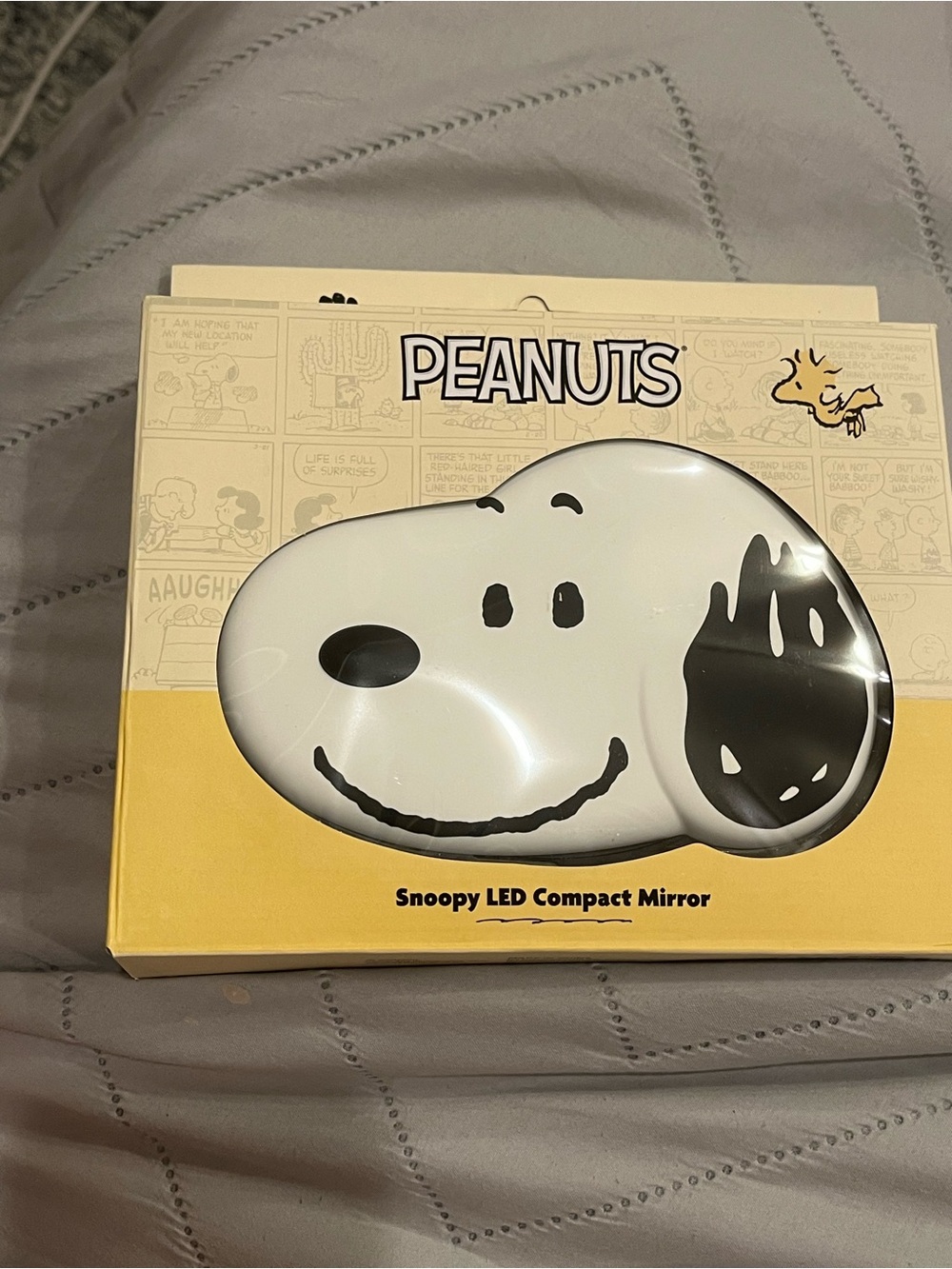 Peanuts Snoopy White and Black LED Compact Mirror